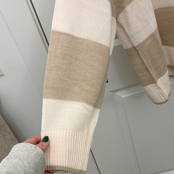 H&M Cream and Gray Knit Sweater - Picture 4 of 6